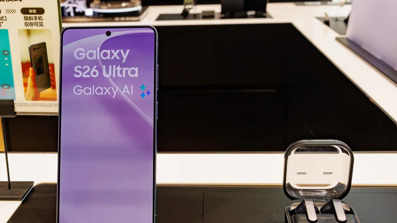 Samsung Galaxy S26 Ultra: sconto sotto i 900€